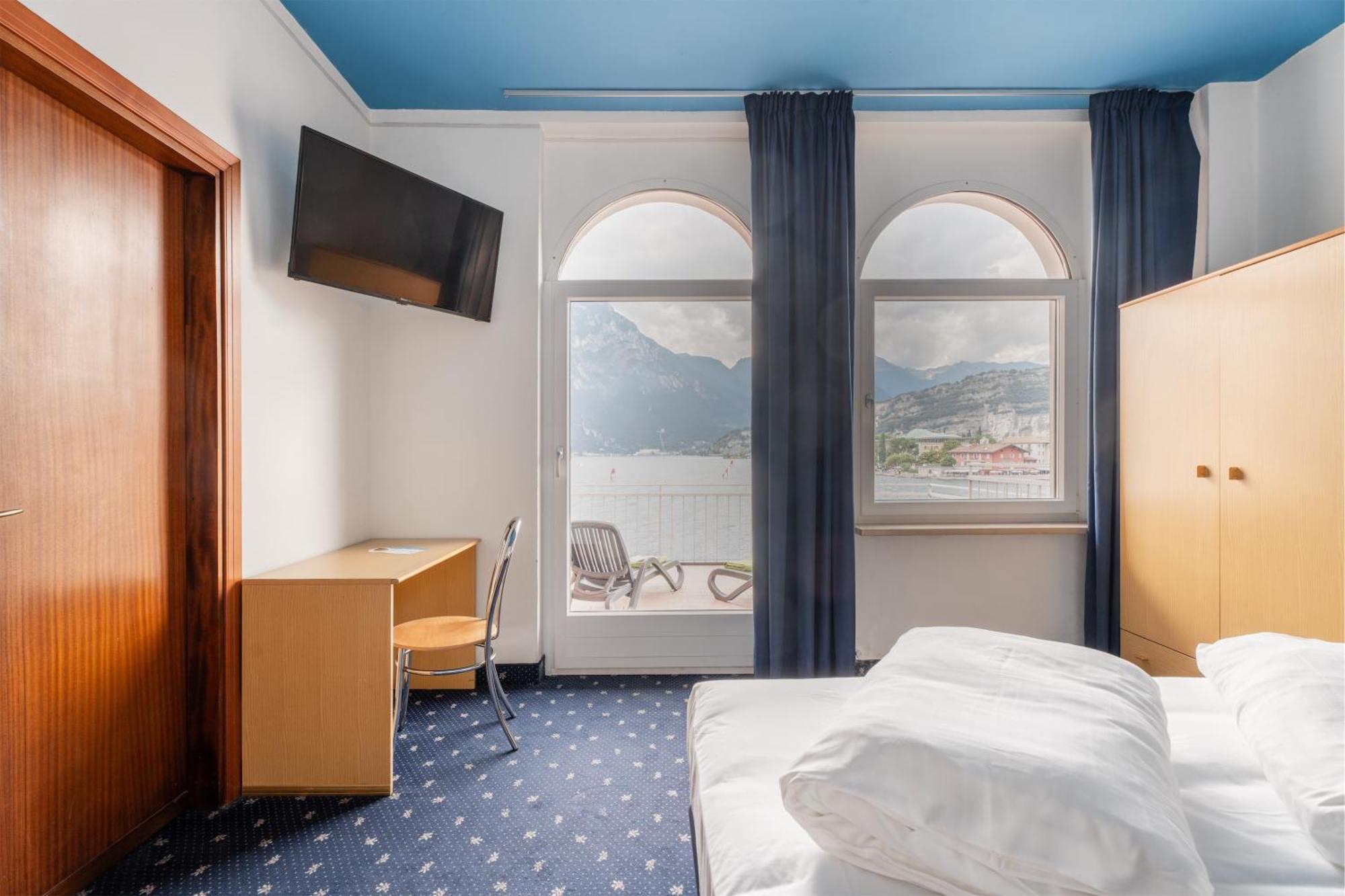 Lake Hotel Ifigenia Torbole Sul Garda Exterior photo