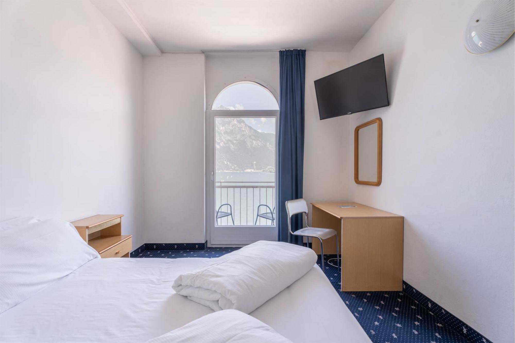 Lake Hotel Ifigenia Torbole Sul Garda Exterior photo