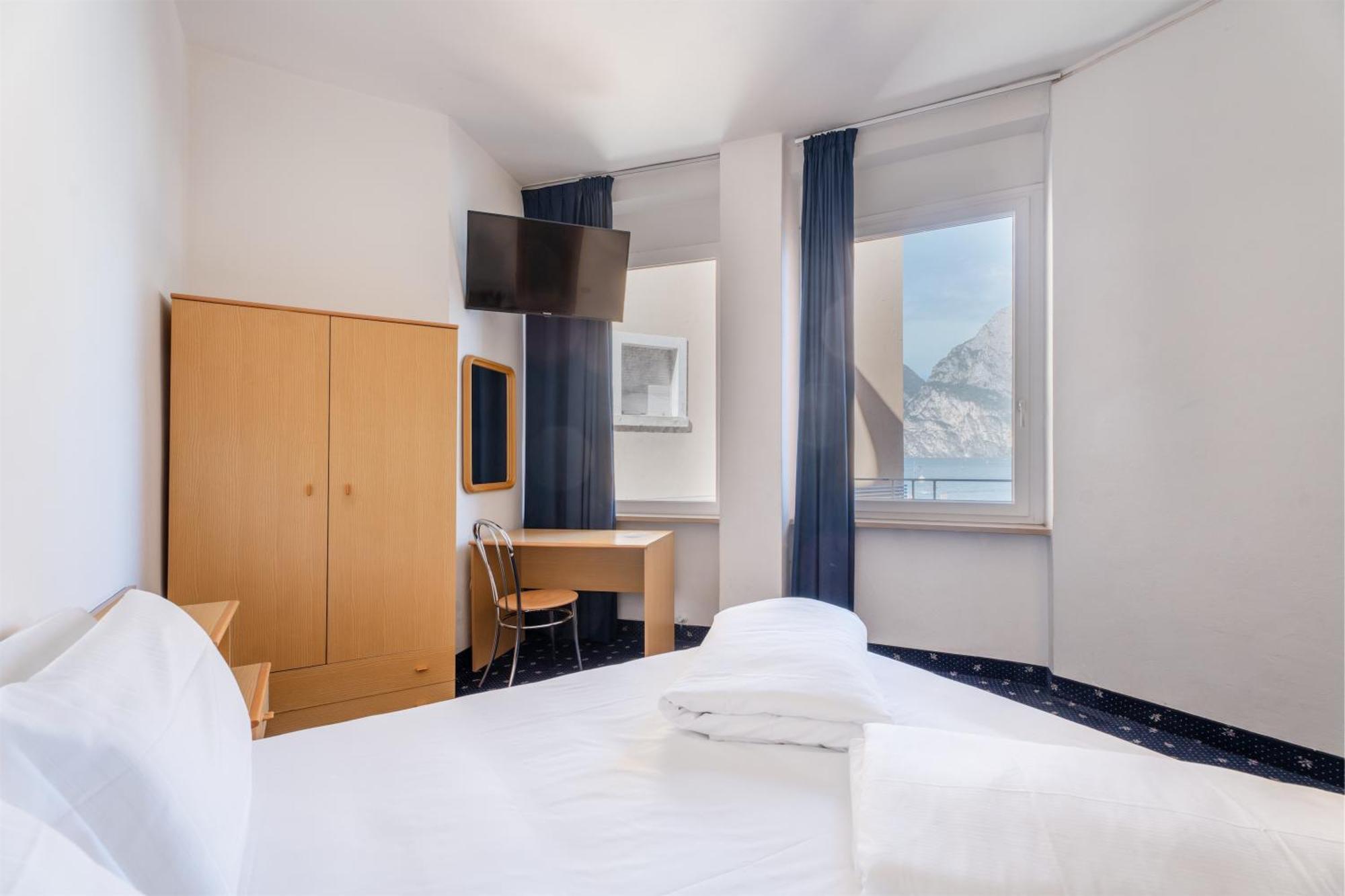 Lake Hotel Ifigenia Torbole Sul Garda Exterior photo