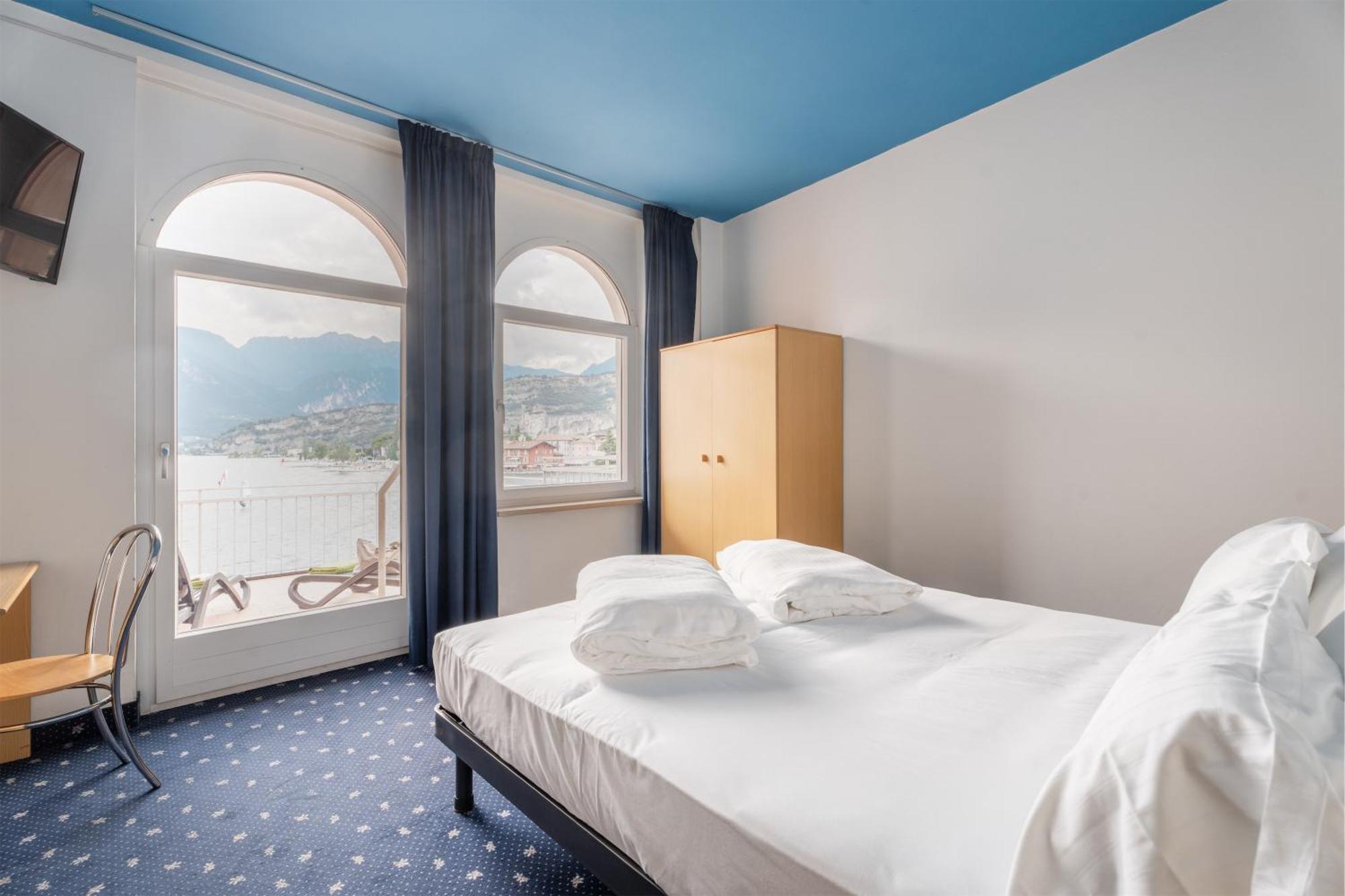 Lake Hotel Ifigenia Torbole Sul Garda Exterior photo