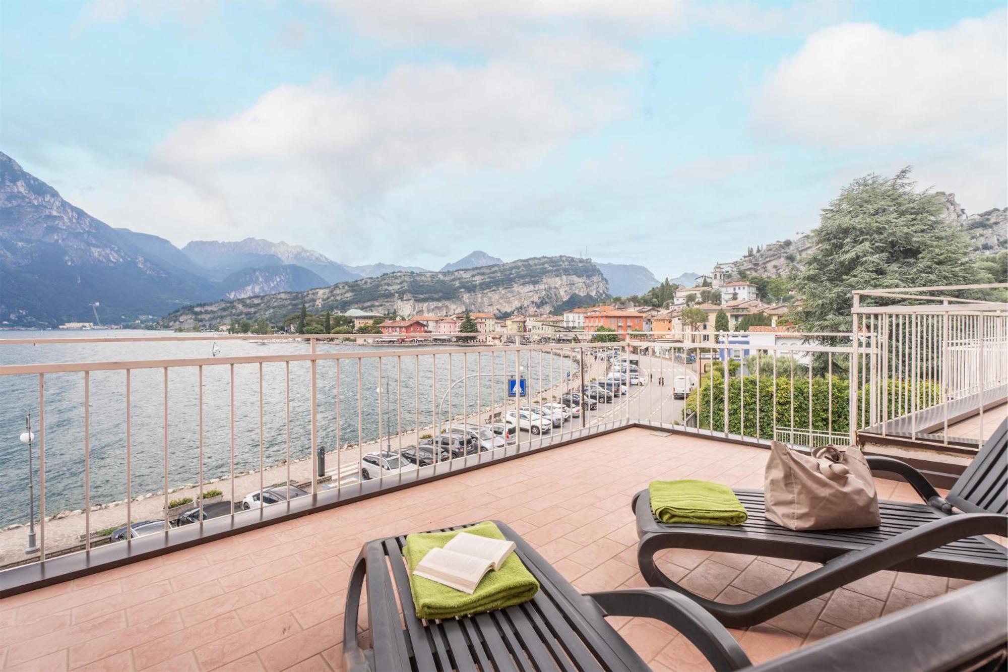 Lake Hotel Ifigenia Torbole Sul Garda Exterior photo