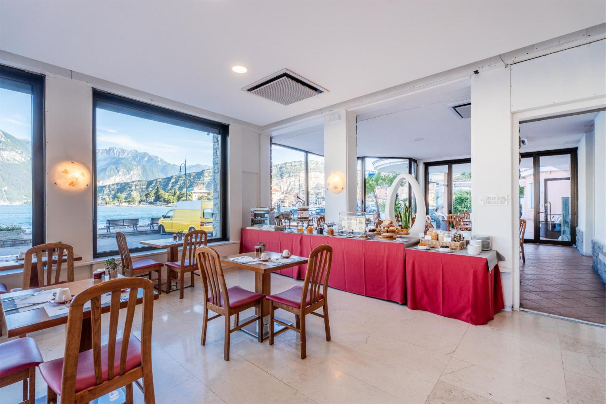 Lake Hotel Ifigenia Torbole Sul Garda Exterior photo
