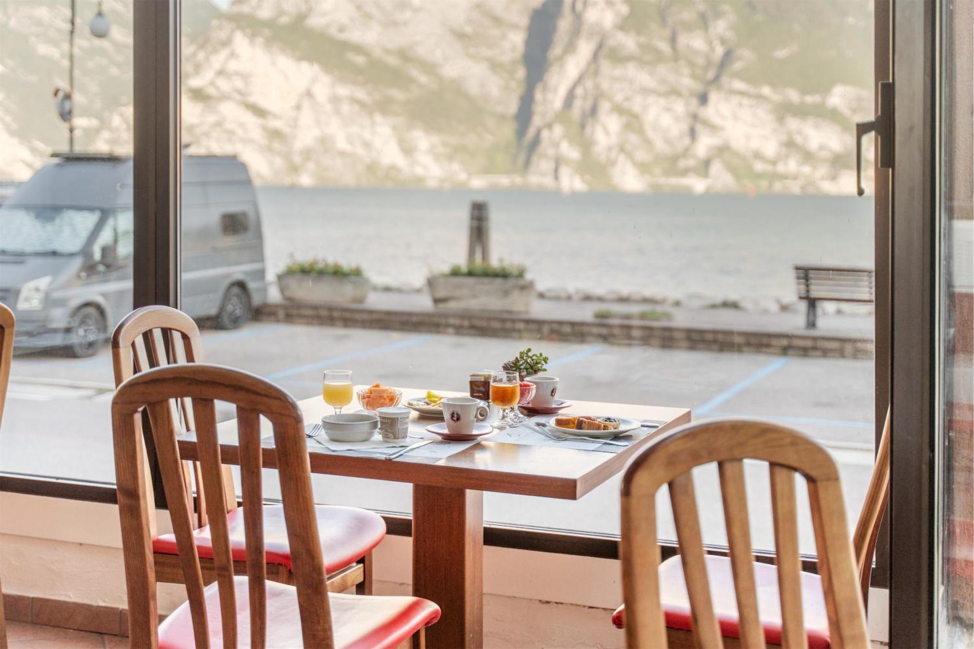 Lake Hotel Ifigenia Torbole Sul Garda Exterior photo